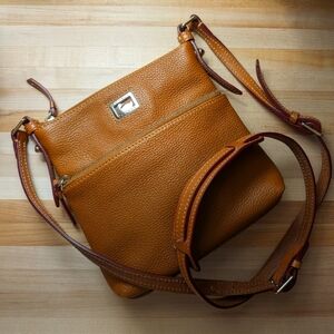 Dooney and Bourke crossbody purse